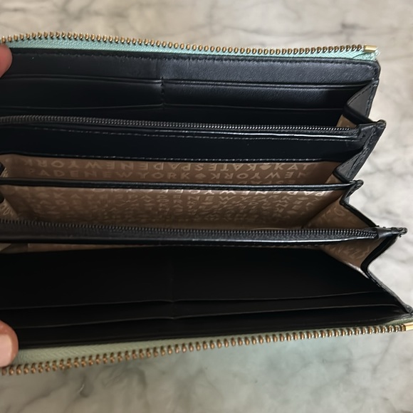 KATE SPADE patent leather wallet - Picture 6 of 10